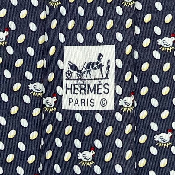 100% REAL HERMES TIE - NAVY BLUE w FUN CHICKENS HENS LAYING EGGS ON THE FARM XL - Picture 3 of 4